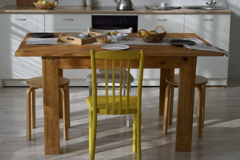 chaises mal assorties pour salle à manger