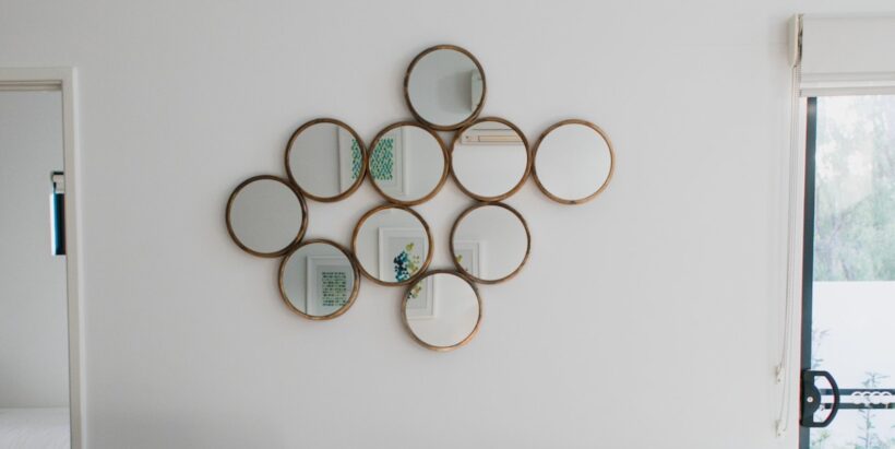 Décoration murale : comment disposer plusieurs miroirs sur un même mur