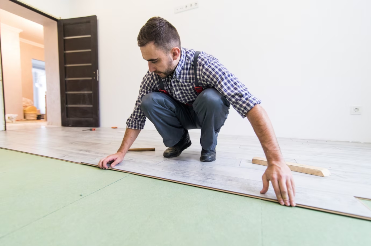 Combien coûte la pose d'un parquet flottant sur 30 m2