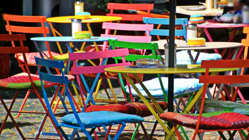 Profitez d'une décoration industrielle grâce à une chaise de bistrot